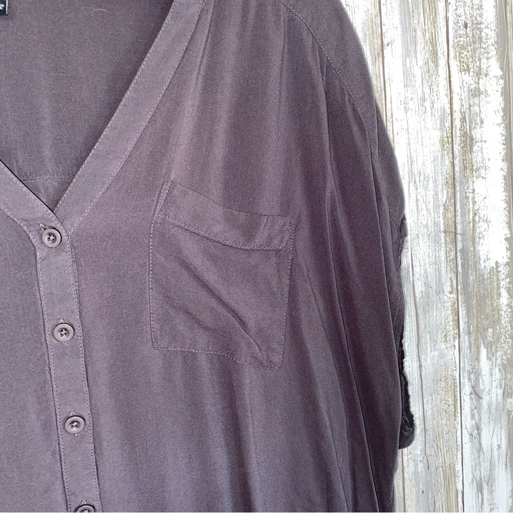Torrid 1X Dark Gray Button Down Blouse | Plus Size Rayon V Neck Casual Top - Picture 5 of 6